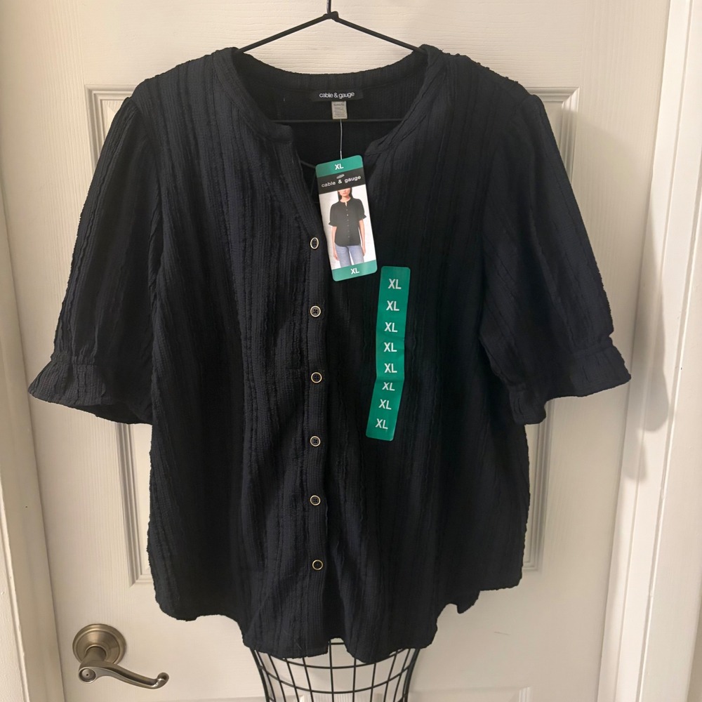 Cable & Gauge Women's XL Black Textured Button Front Blouse Bell Sleeve NWT